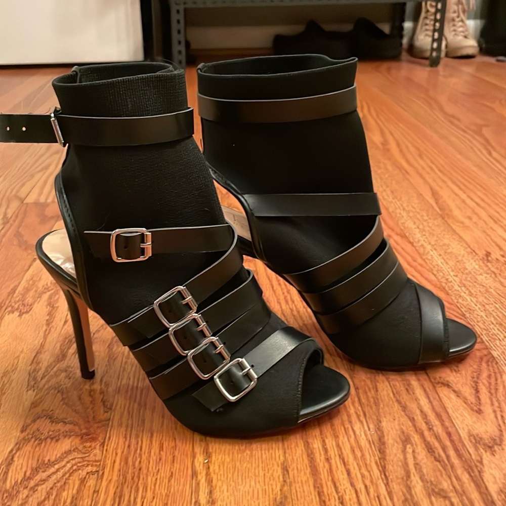 Cute Bootie Heels 👠